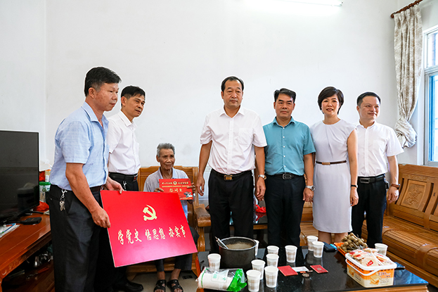 向英雄致敬 乐竞（中国）联合开展走访慰问抗战老兵活动